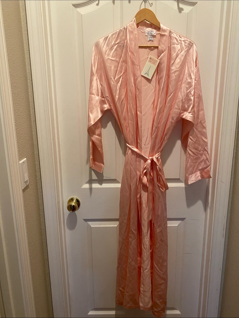 NWT-Gigi 100% silk robe-medium